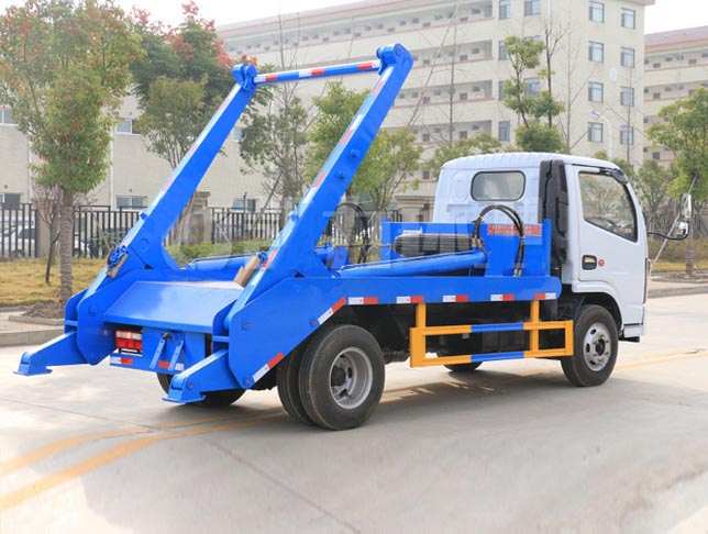 東風(fēng)小多利卡國(guó)六擺臂式垃圾車(chē)圖片3