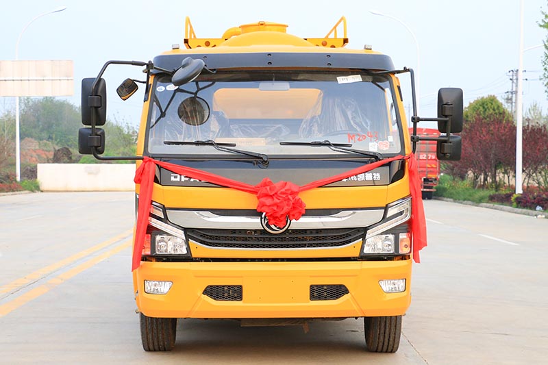 東風多利卡國六清洗吸污車圖片3