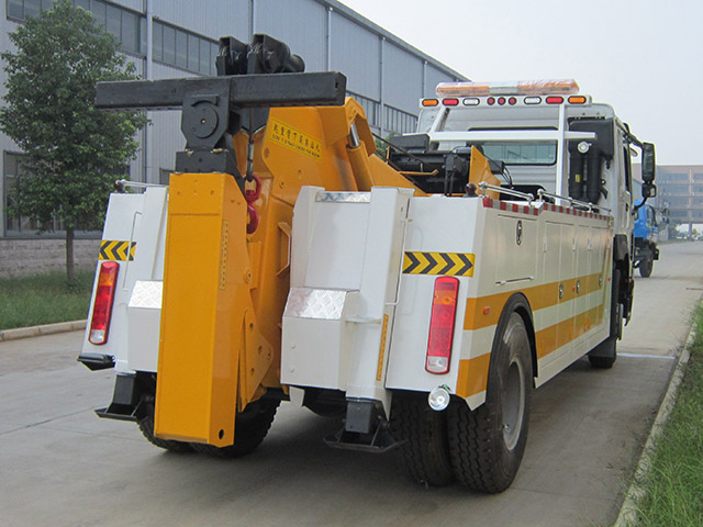 重汽豪沃單橋拖吊聯體清障車圖片4